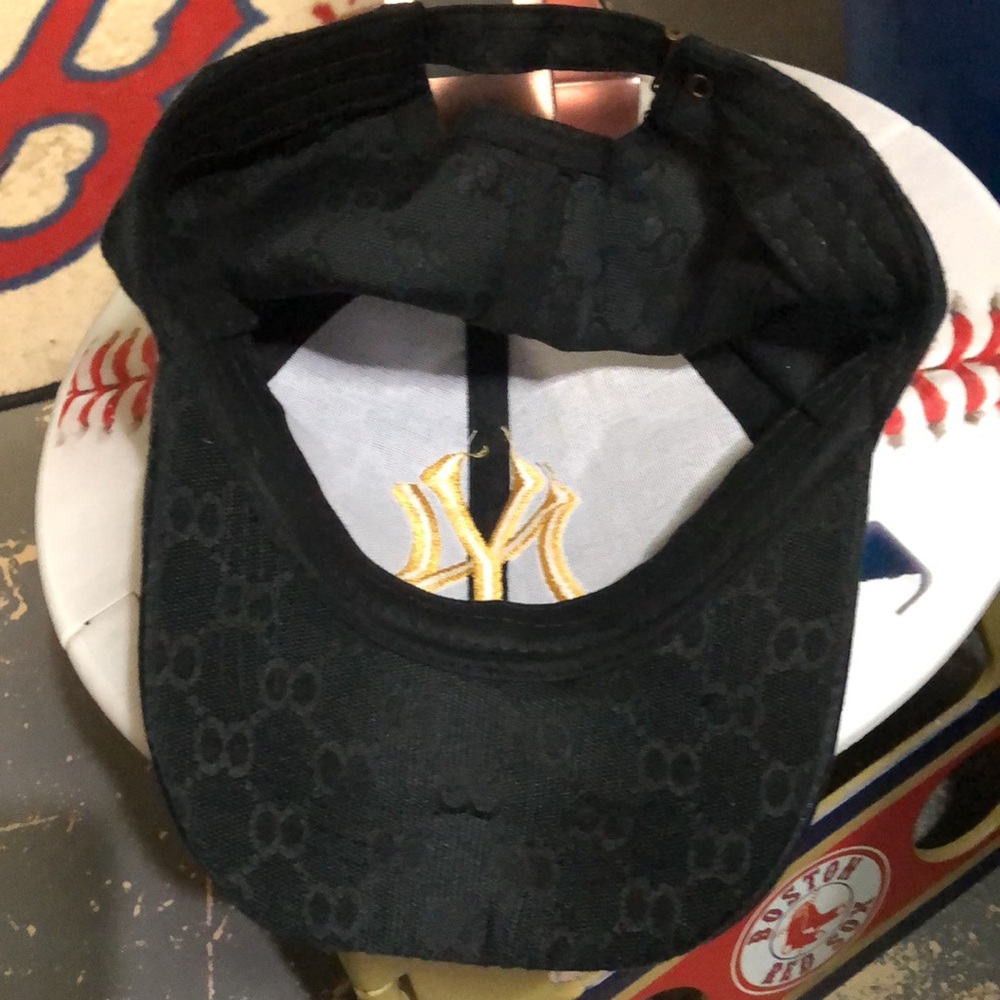 New York Yankees MLB Men’s Black & Gold logo Adjustable Hat Cap - Picture 3 of 3